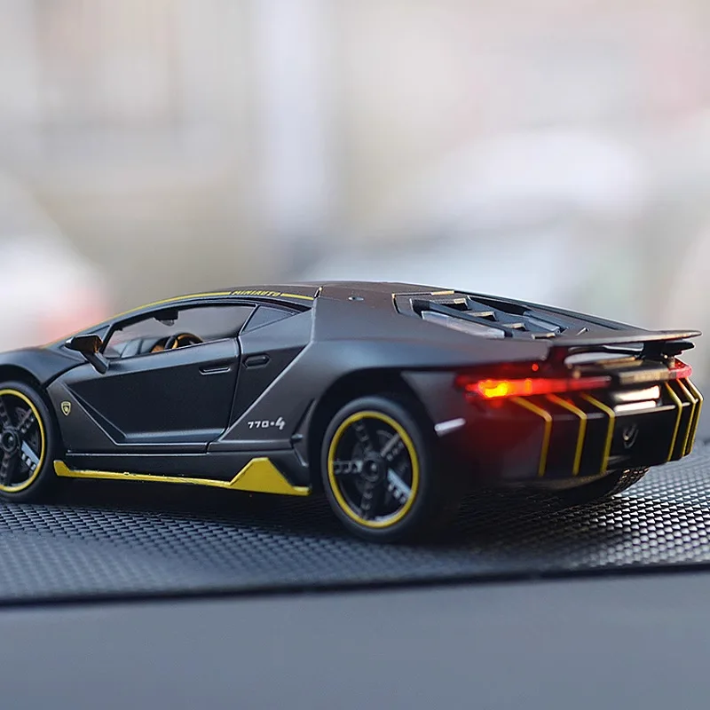 

Simulation Alloy Car Model, Car Decoration, High-end and Atmospheric Center Console, Men's Exclusive Car Interior Decoration