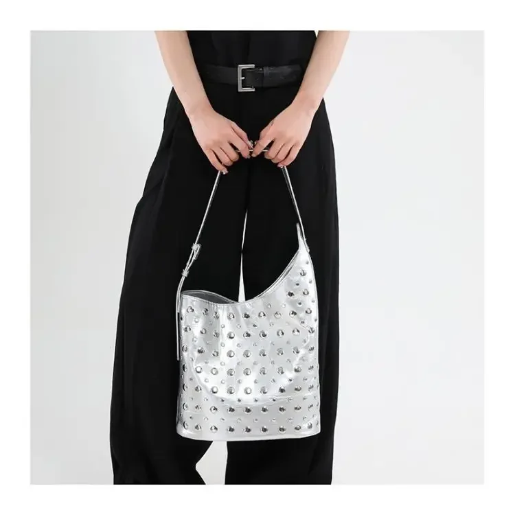 

Fashion Rivet Large Capacity Punk Bag Women 2025 New Niche Design Single Shoulder Underarm Bags