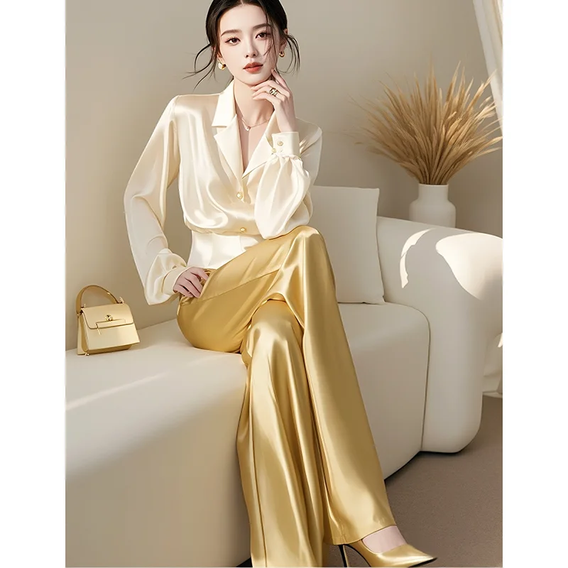 

Роскошный атласный комплект из рубашки и брюк 2025Женская новая офисная одежда Бежевый широкий брючный костюм Осенние модные костюмы для женской одежды