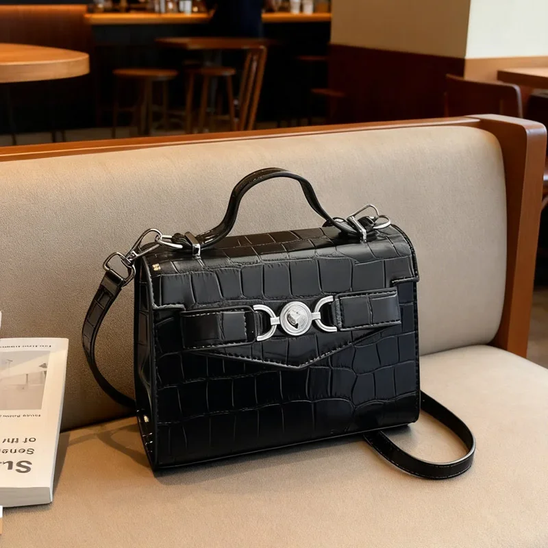 

Hot Sale Winter Women's Fashion Small Square Bag Retro Versatile Designed By A Renowned Designer Commuter Armpit Crossbody Bag