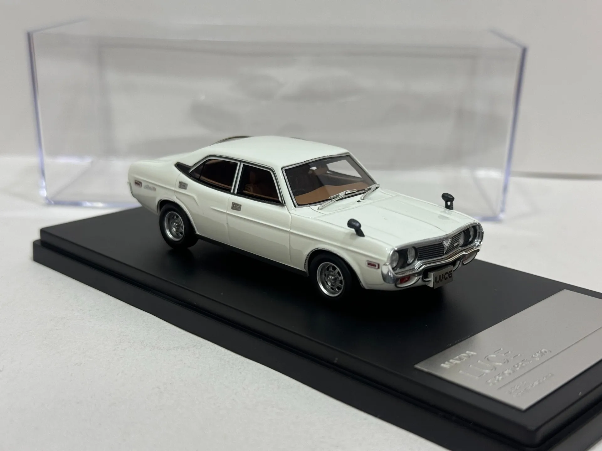 Broken Window Diecast Hi Story 1/43 Scale Mazida Luce Resin Car Model Collectible Toy Gift Souvenir Display Ornament