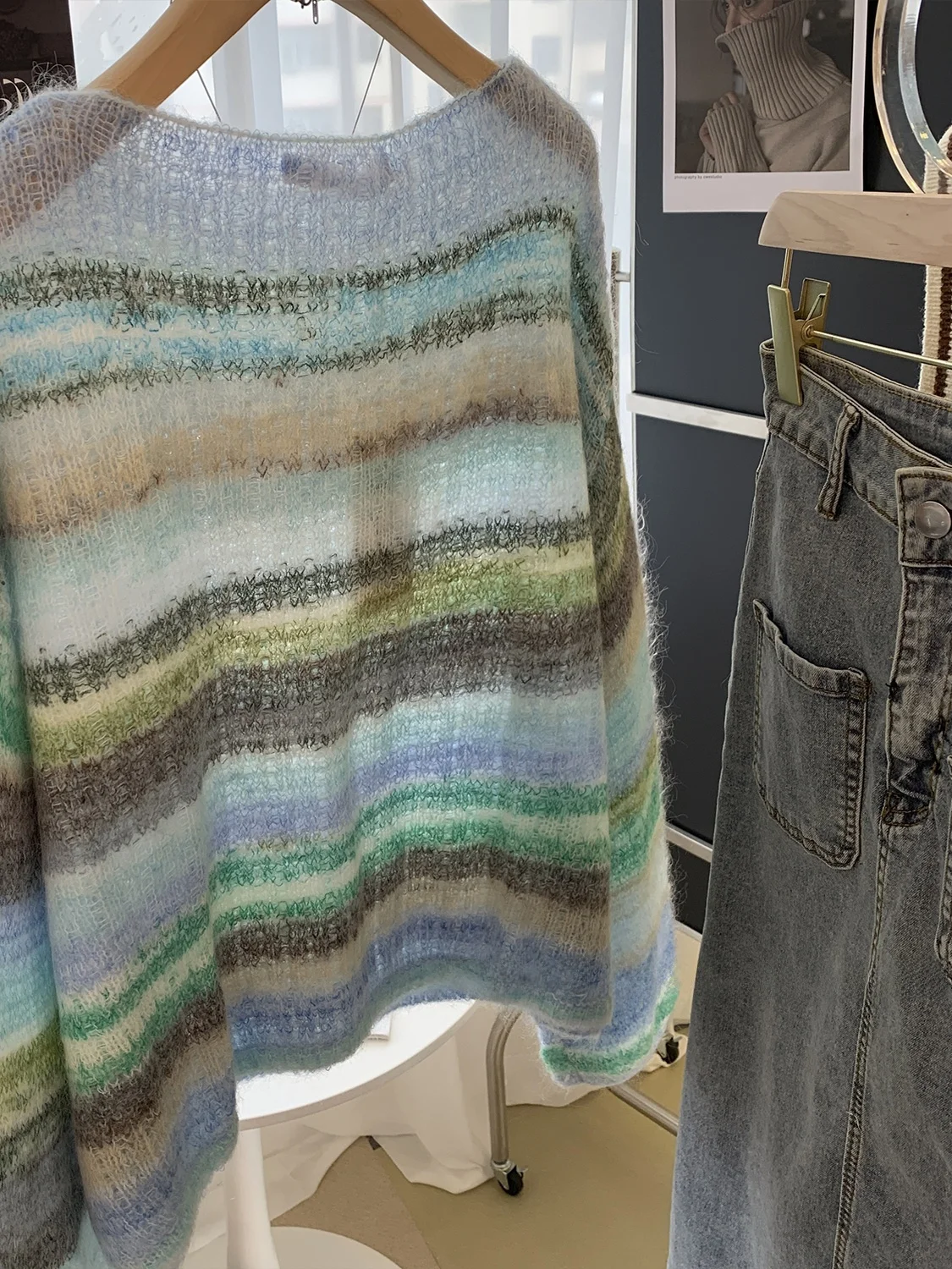 레이드바 레인보우 스트라이프 카메레 스웨터 여성용 초가을 2025 신상 루즈 얇은 오버헤드 니트 스트레이트 튜브형