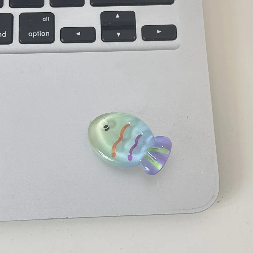 مشبك شعر كرتوني صغير من البلاستيك جيلي جرلي مشبك شعر على شكل سمكة كرتونية ملونة حلوة لتصفيف الشعر