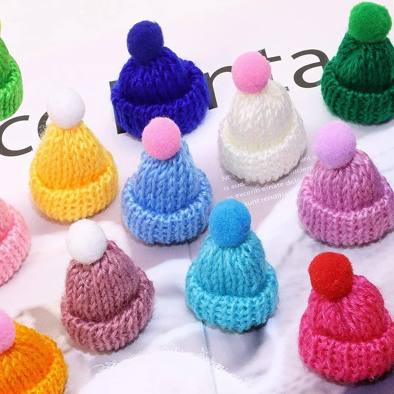 10-20 pezzi Mini cappelli per maglieria di colore misto cappelli per bambole di natale Mini cappello di lana per ornamenti natalizi materiali per