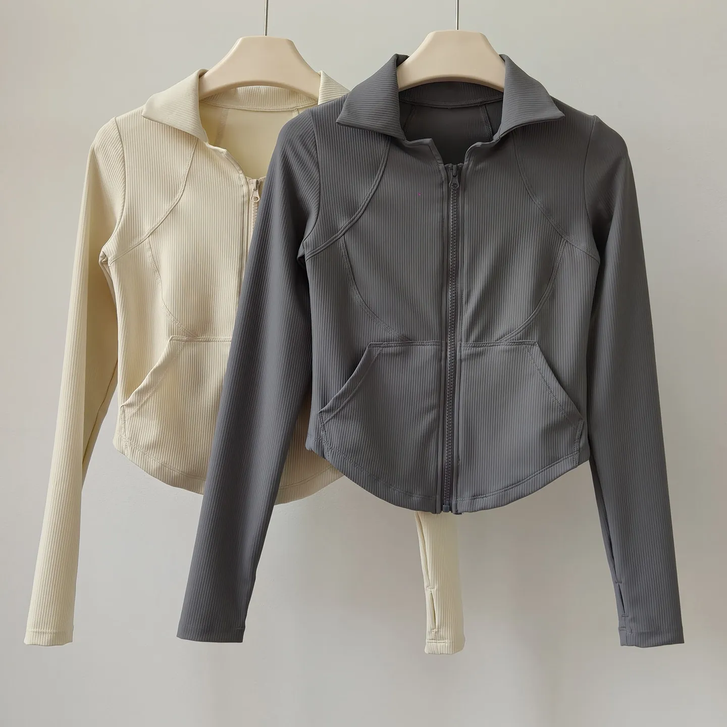 Women's Long-Sleeved Yoga Crop Top Lapel Zipper Slimming Fitness Jacket for Pilates Training Running