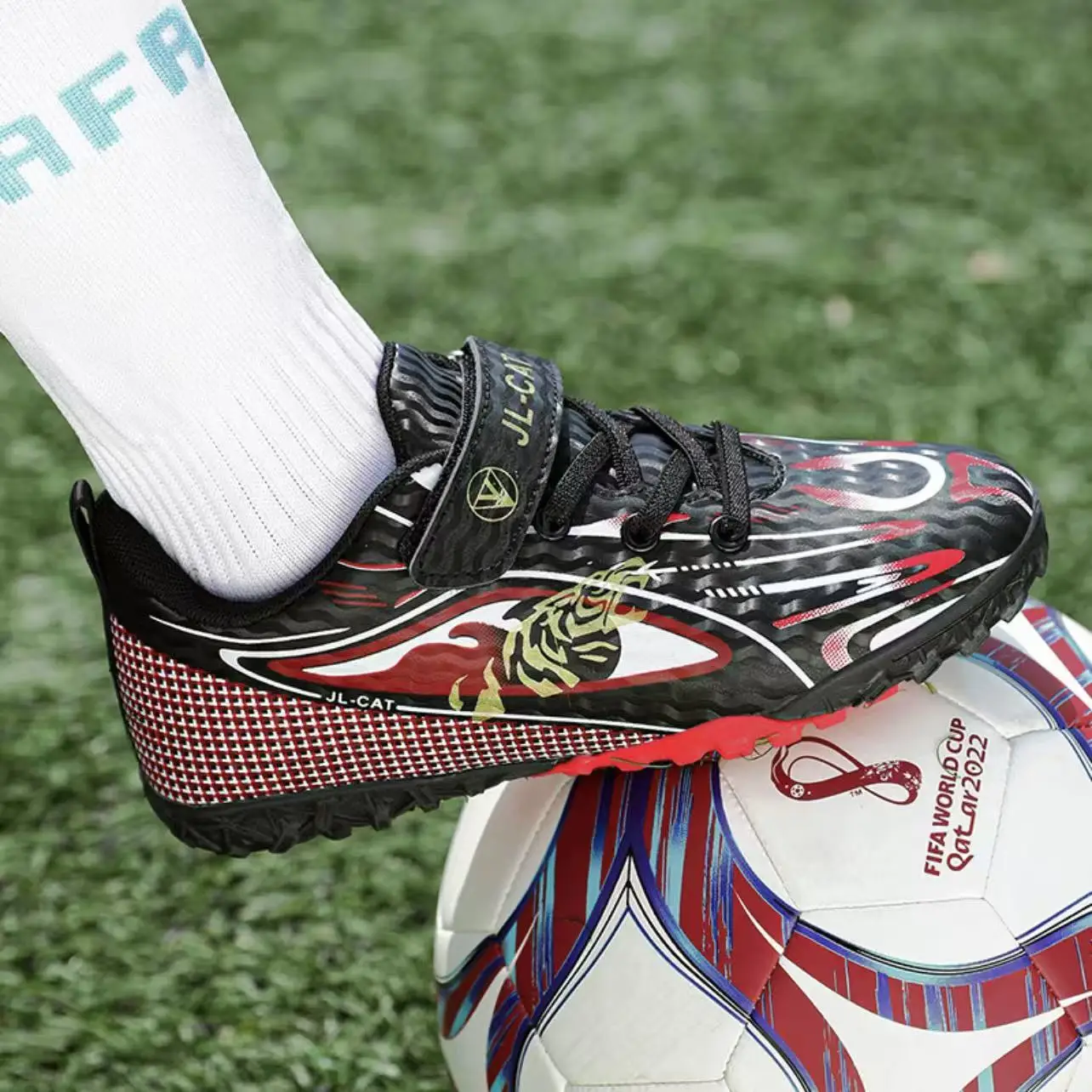 

Футбольные бутсы для мужчин, ультралегкие, удобные, быстросохнущие, дышащие, для тренировок, футбольные кроссовки для женщин, износостойкие кроссовки для занятий спортом на открытом воздухе