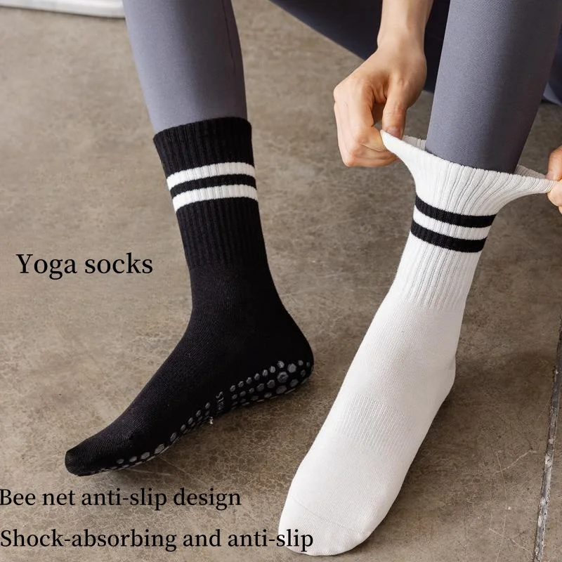 4 Pairs of Women's Autumn and Winter Mid-barrel Yoga Socks  Silicone Non-slip Pilates Socks Indoor Fitness Socks