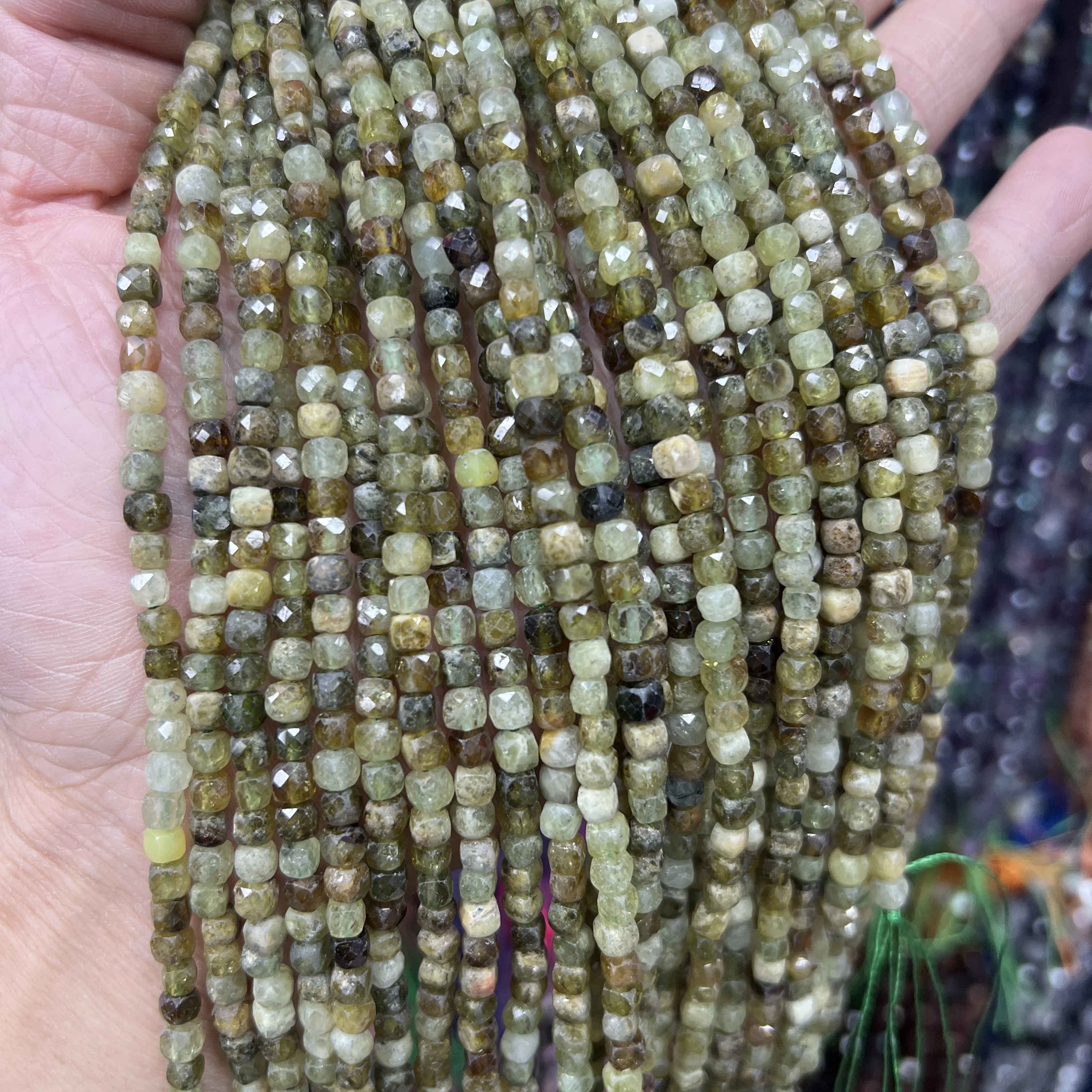 

Natural Green Garnet 4mm Faceted Round Beads Loose Beads 15 Inch for DIY Jewelry Necklace Bracelet Making Beads ﻿