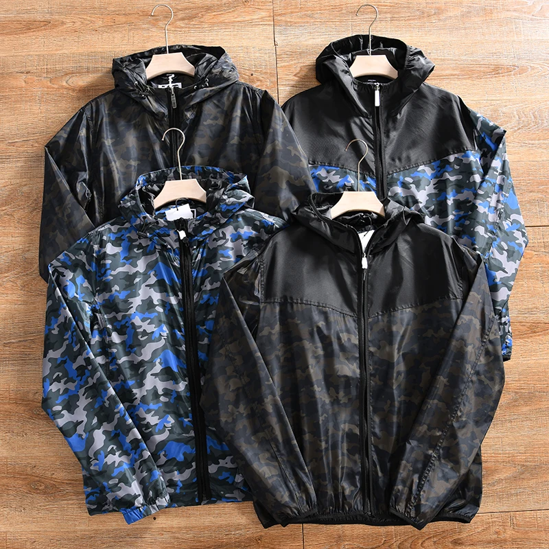 

Men's Outdoor Sports Jacket Windproof Water-resistant Camouflage Hooded Jacket Casual Style Long Sleeve Polyester Fiber