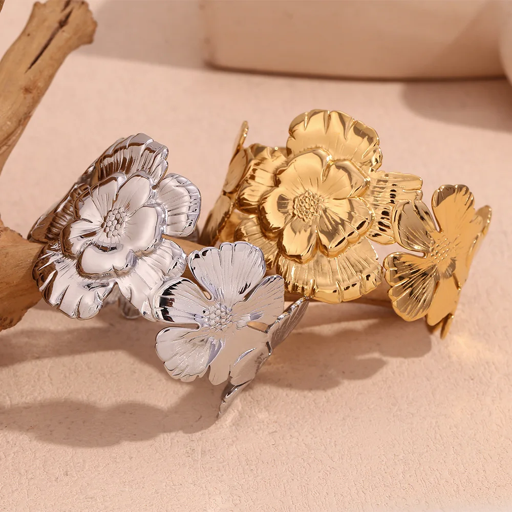 

Retro plated 18K flower C-shaped open stainless steel bracelet for women