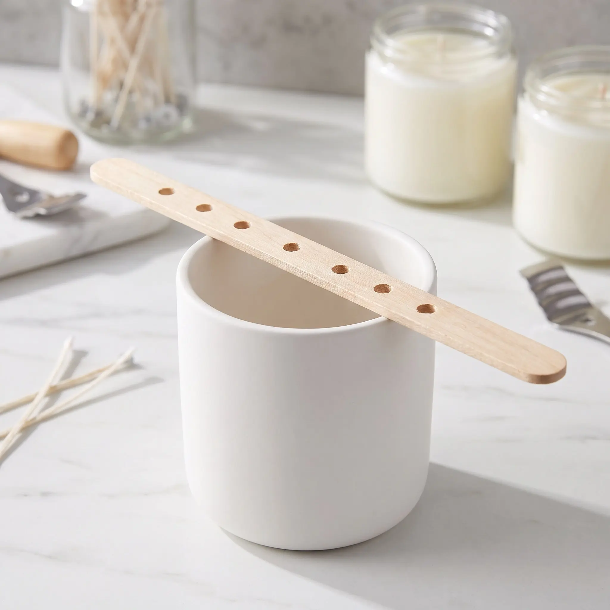 50Pcs Wooden Wick Holders 7-Hole Centering Device 7 Inch Sticks for Making DIY Supplies Aromatherapy Crafts