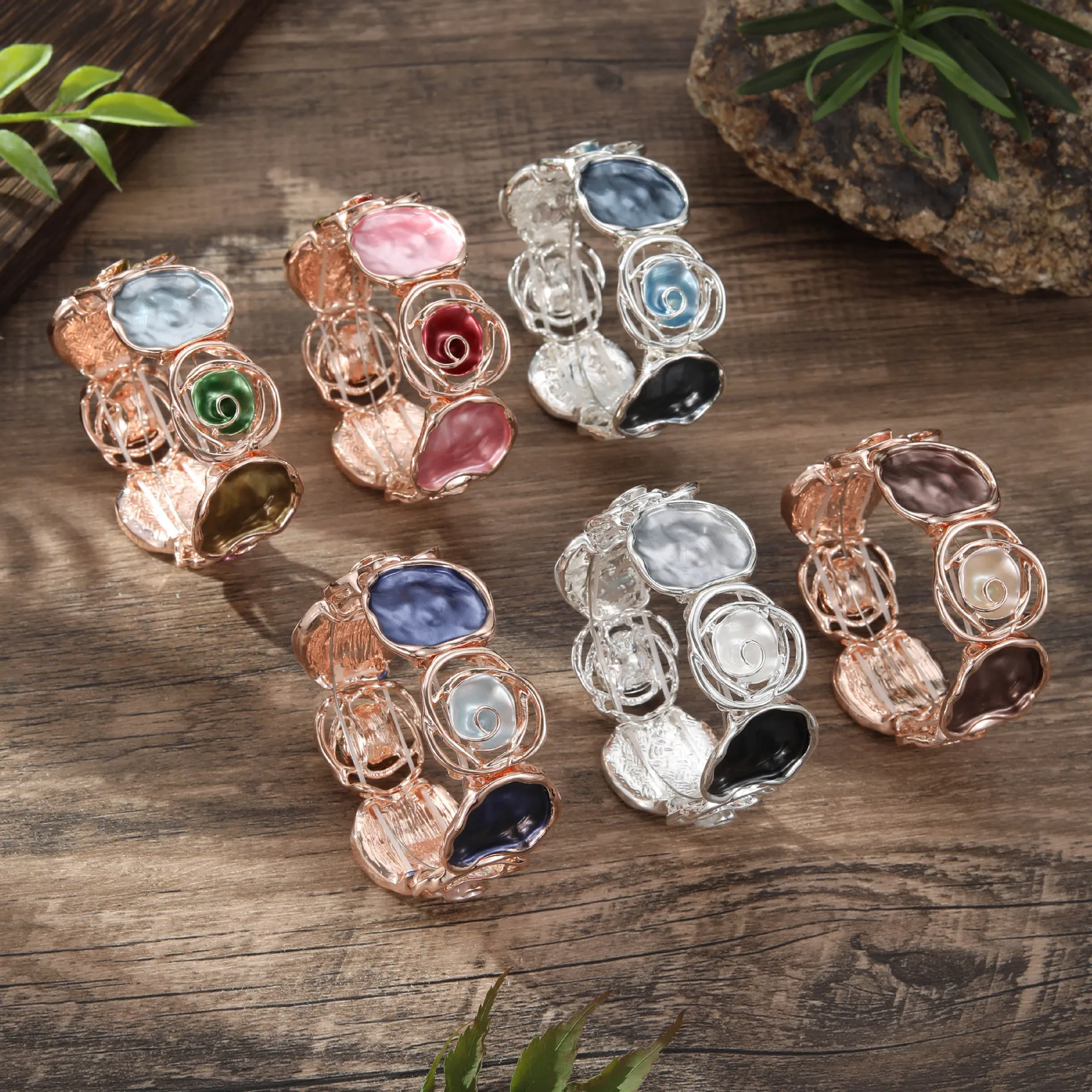 Best Selling Fashion Jewelry Popular Color Painted Oil Rose Stretch Bracelet Geometric Hollow Rose Women's Versatile Bracelet