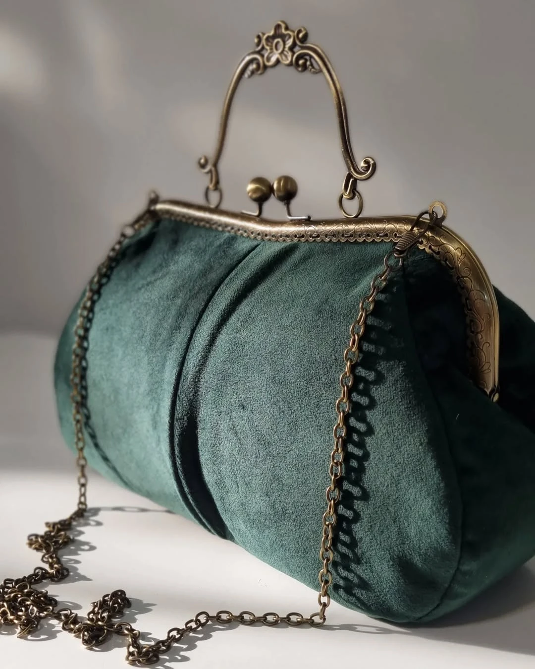 

Lost in Vintage Velvet Bag Kisslock Bag Hand Bag Cristmas Fabric Purse Shoulder Cross Bags Frame Clutch Detachable Chain 26x19x9