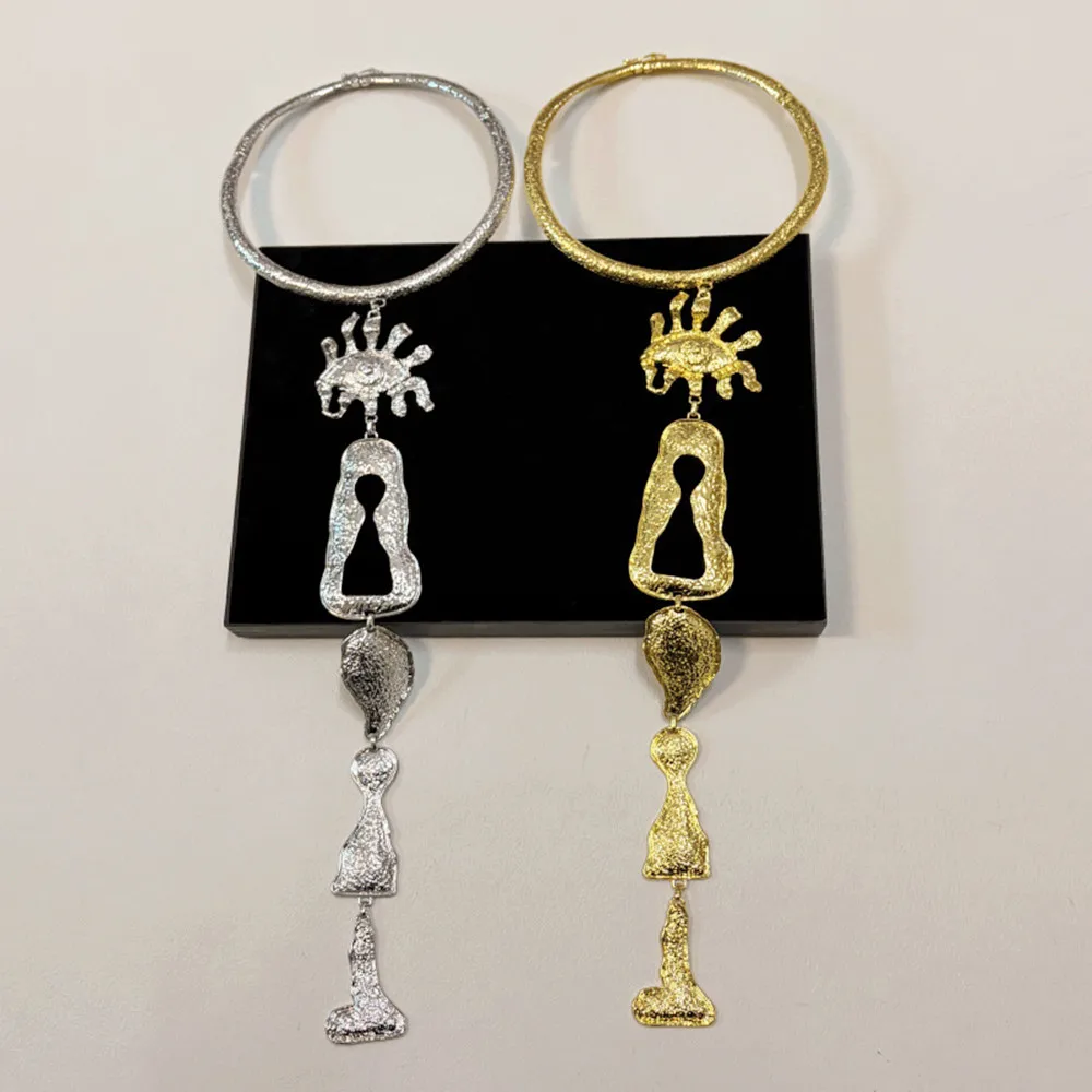 Surrealistische Halskette mit geometrischem Anhänger aus Metalllegierung in Form von Augen und Nase für Damen, übertriebener Markenschmuck, Statement-Accessoire – Detail 9