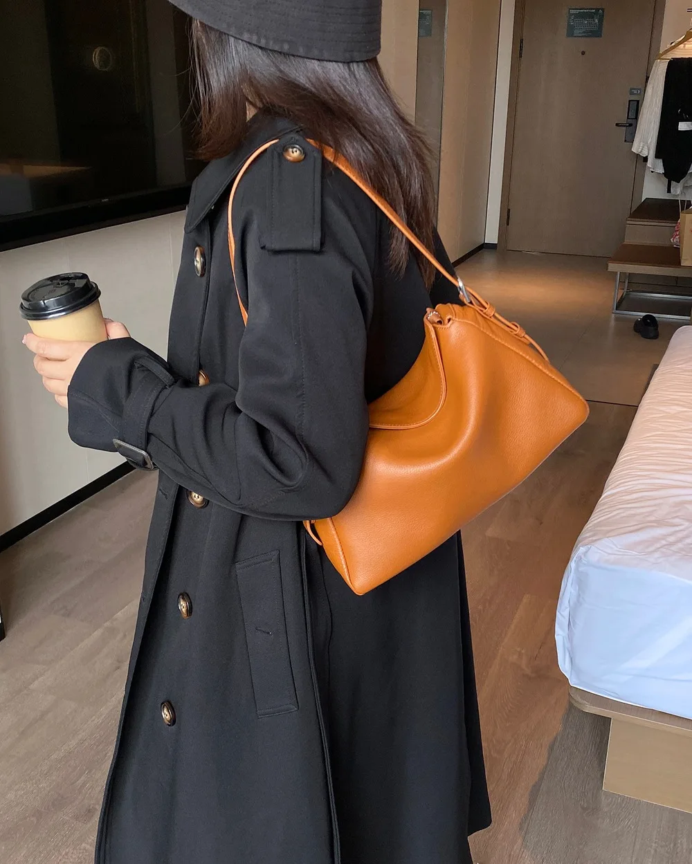 

Women's Natural Leather Hobo Shoulder Bag Premium Top-Grain Leather Bowling Tote Large Capacity Vintage Crossbody for Office sac