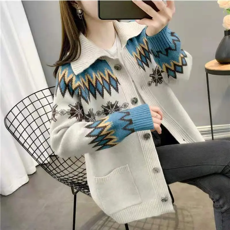 

Autumn and winter cardigan women's forest versatile outerwear, fashionable square neck jacquard versatile sweater jacket trend