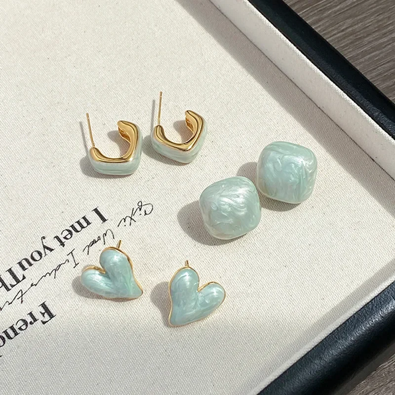 Vintage Blue Drop Glazed Heart Stud Earrings for Women Girl Korean Sweet Love Piercing Earrings Wedding Romantic Jewelry Gifts