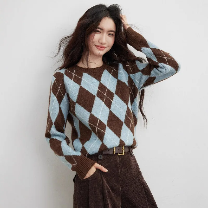 This Stylish Color-blocking Diamond-shaped Long-sleeved Sweater Versatile Stylish Round-neck Pullover Knitted Sweater for Winter