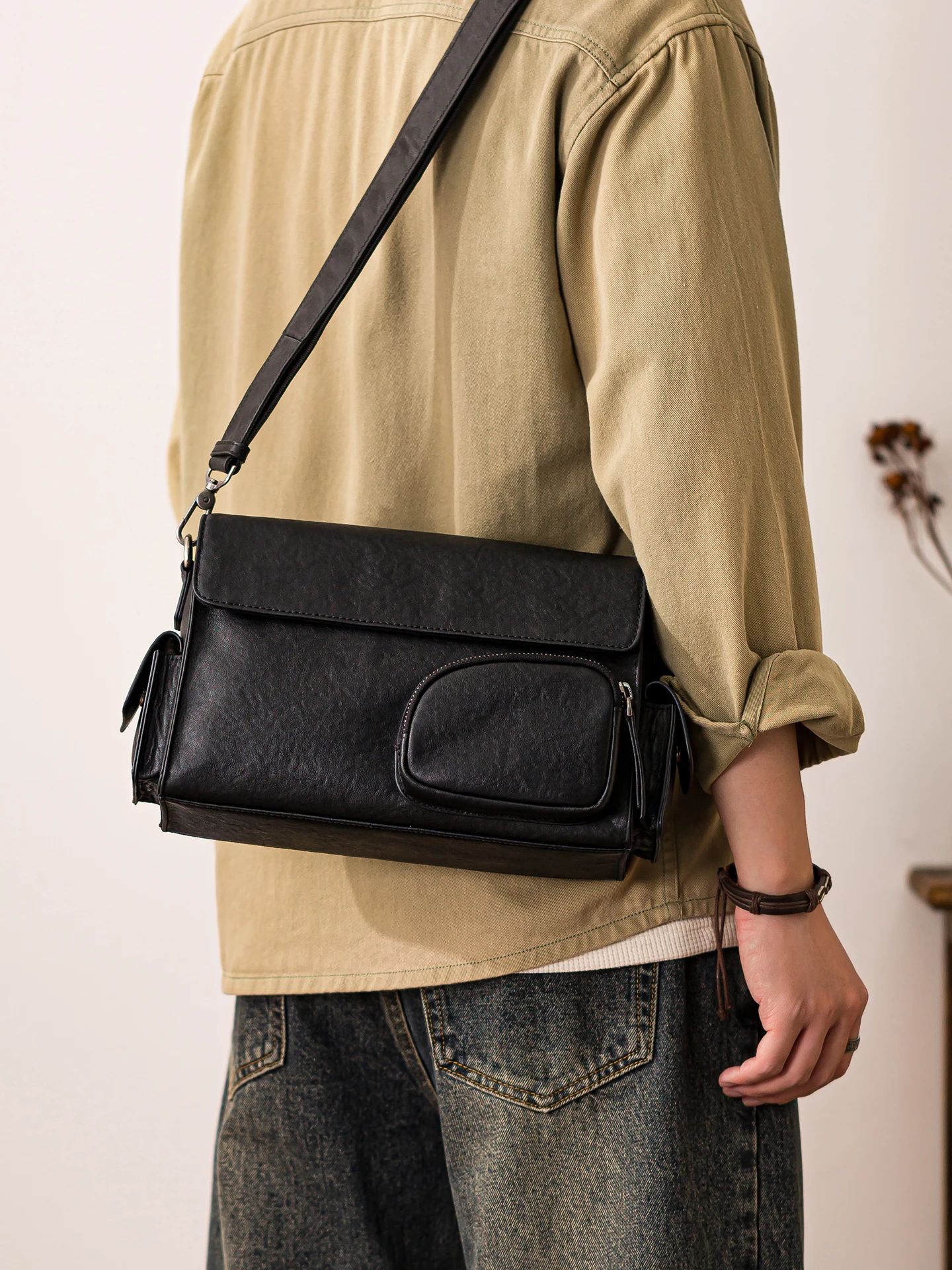 

PNDME organizer designers handmade genuine leather men's messenger bags outdoor daily work luxury cow leather black shoulder bag