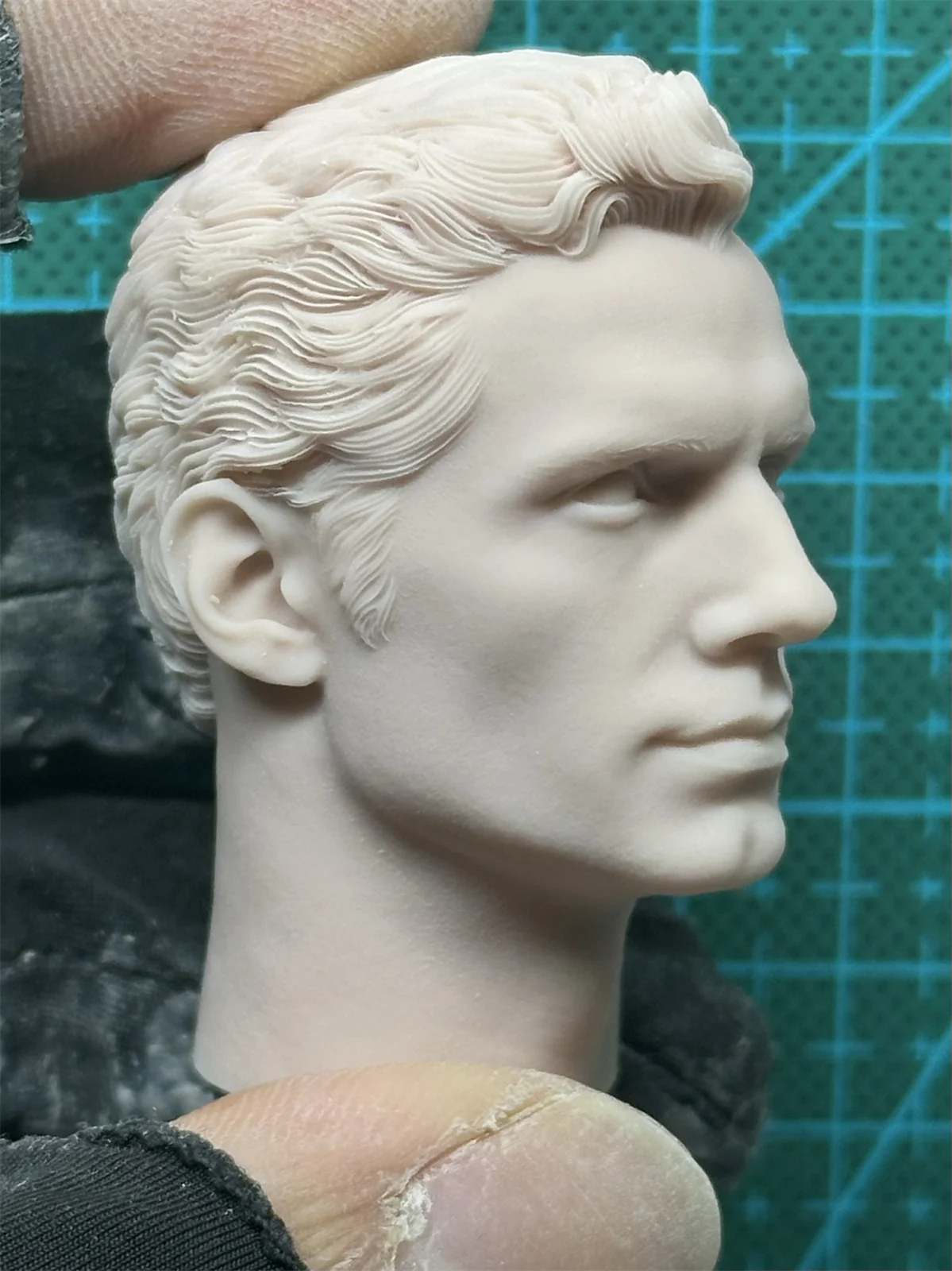 

1/6 Scale Henry Cavill Head Sculpt PVC Head Carving Model Fit 12'' Male Star Soldier Action Figure Body Dolls Collection