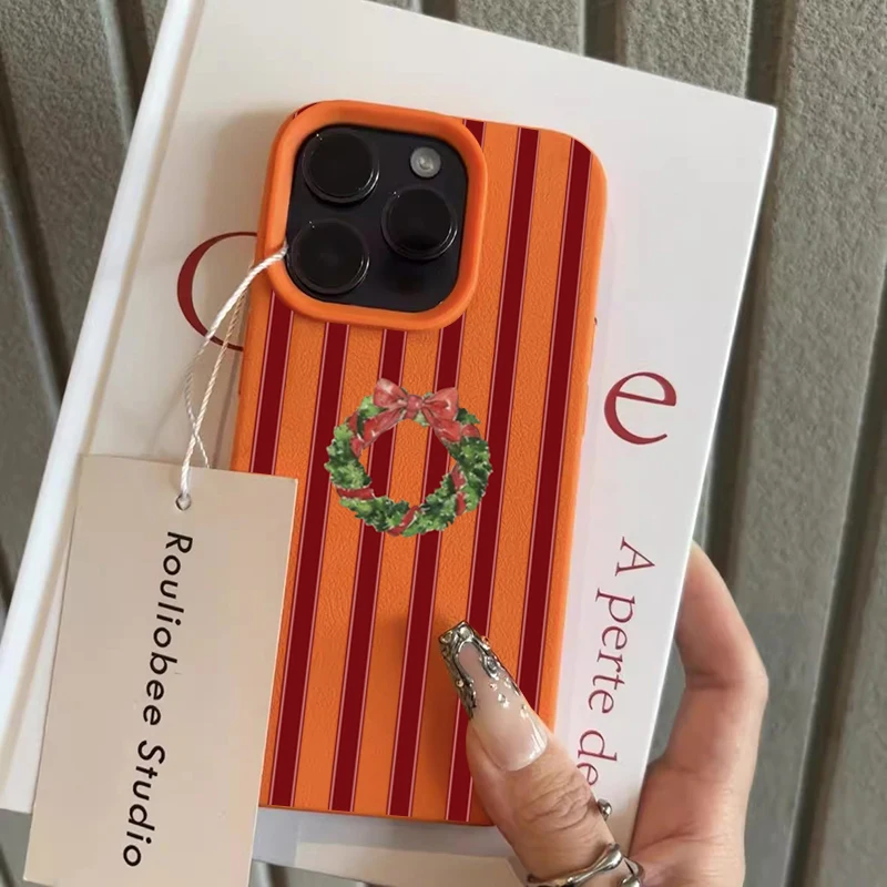 Red Striped Christmas Wreath Pattern Lychee Texture Phone Case For iPhone 11 12 13 14 15 16 17 Pro Max Plus 16E Soft Cover X XS