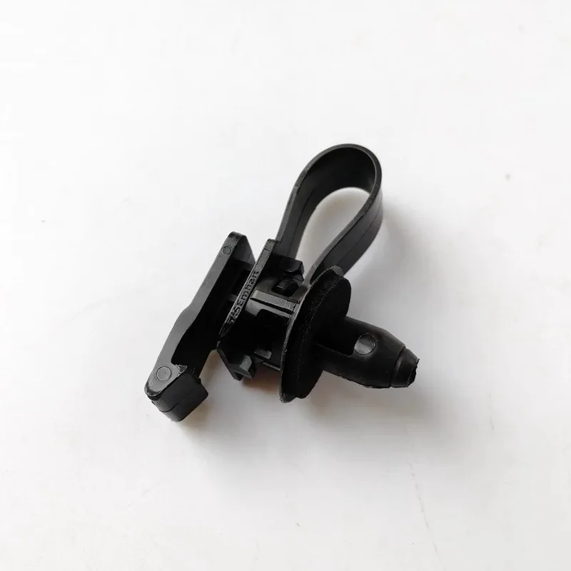 10210073 Column Fixing Clip for Roewe RX8/I5/I6/EI5/EI6/MARVELR/X/EI6MAX/ER6A