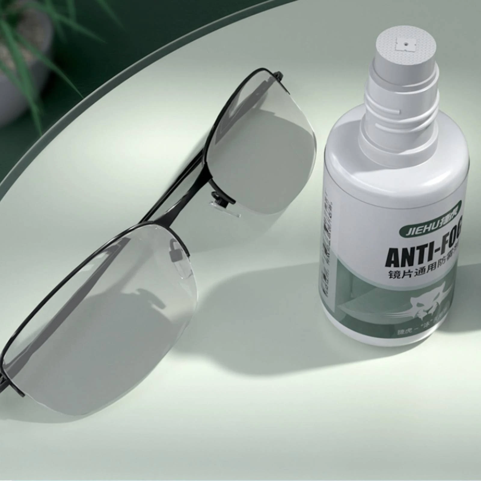 Anti-Fog Spray Travel-Size Eyeglass Lens Cleaner Spray Lens Cleaner Pocket-Sized Quick-Drying for Travelers, Glasses