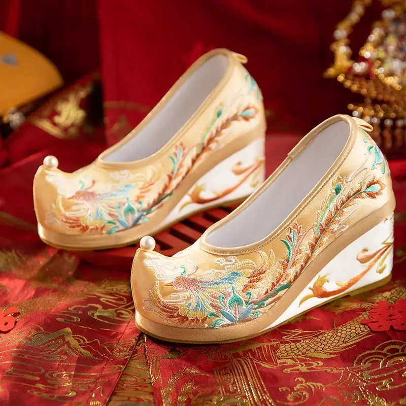 Chaussures Xiuhe de style chinois pour femmes, chaussures de mariage Han brodées Phoenix, chaussures de perles de tête renversée, style antique