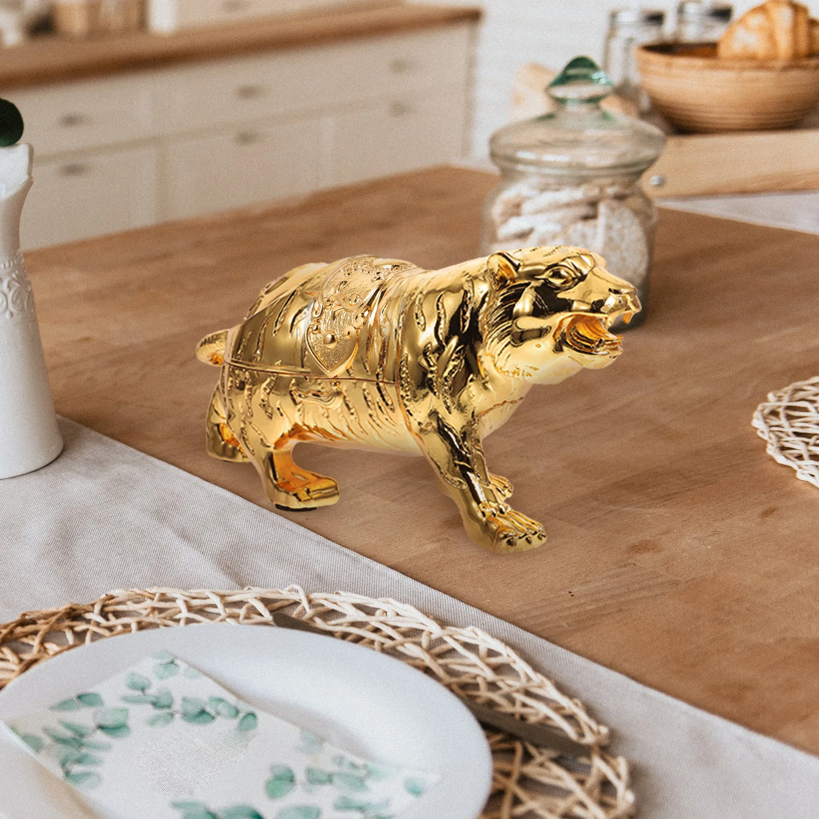 

1pc Tiger Shaped Lidded Desktop Container For Home Use Unique Cigarette Ash Holder Household Smoke Ashtray Decorative Indoor