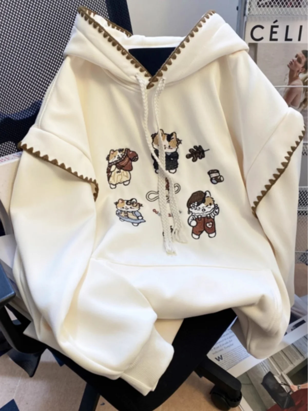 

Kawaii Cartoon Embroidery Hoodie Women's Thiened Fce Autumn Winter Outerwear Sweet Small Size Fem Jaet