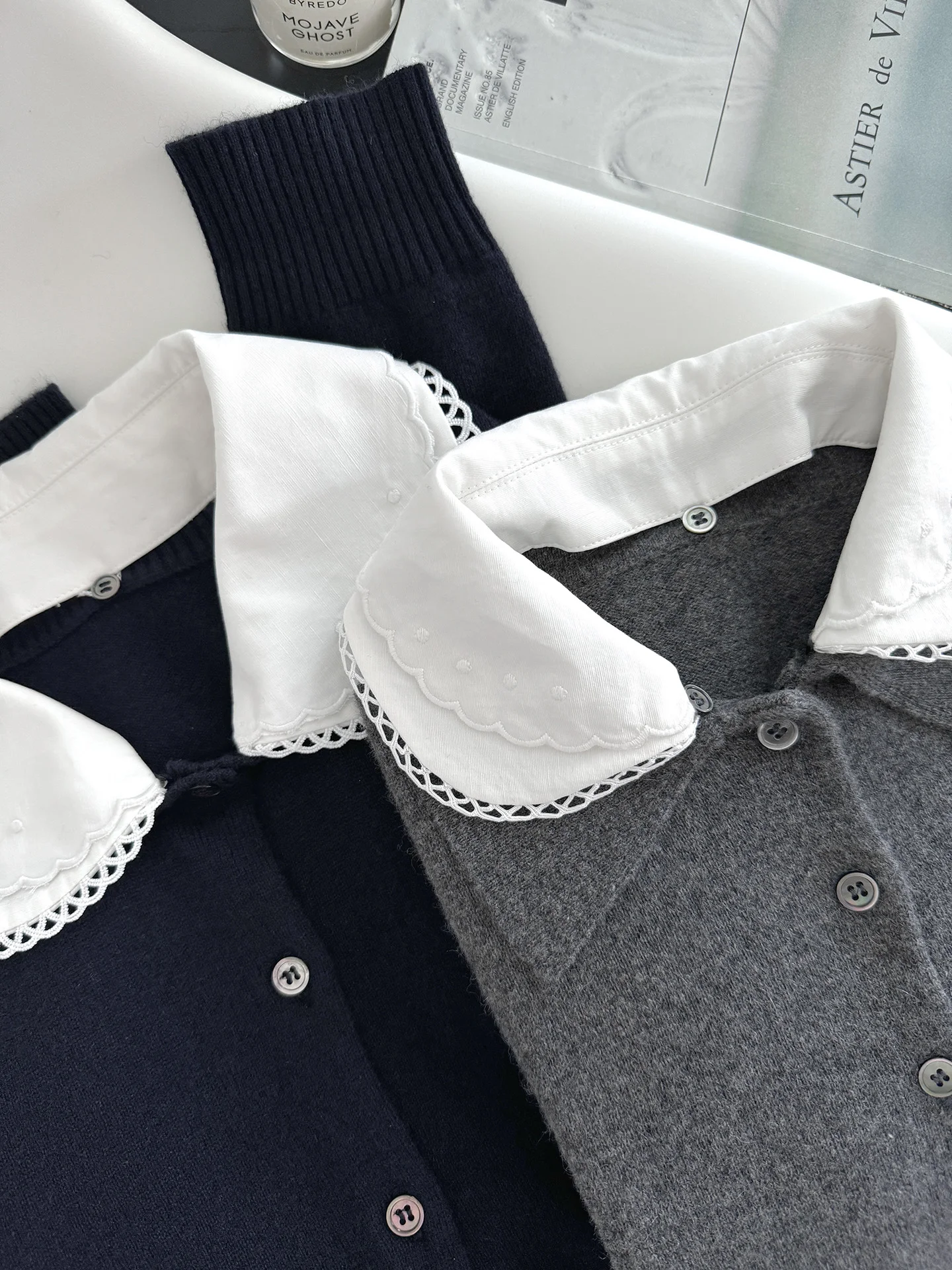 

Женский белый вязаный свитер Fish Buy Buy с воротником «Питер Пэн», коротким рукавом, в стиле колор-блок, из шерсти и кашемира, стандартный крой, весна 2026