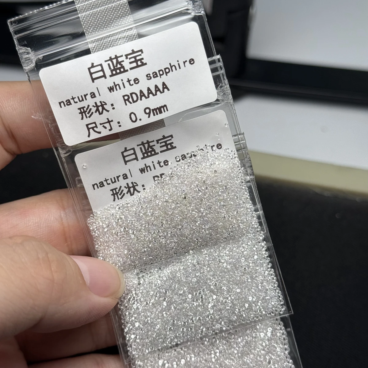 

Mosangna Hight Quality Brilliant Cut 0.8-3mm 100% Natural White Sapphire Pirce Per Carat