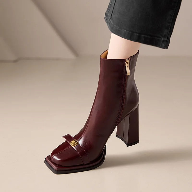 

Women's Patent Leather Ankle Boots Gold Buckle Chunky Heel Sleek Elegant Design for Casual Evening Autumn/winter Fashion Looks