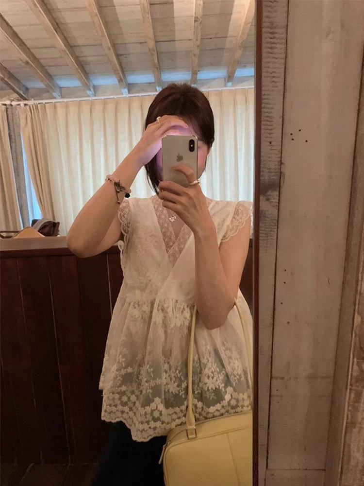 Korean Sle V-Ne Lace Top Women's Summer New Bal Splice Lace Svel Vest Small irt Breathable Comfortable Skin-...