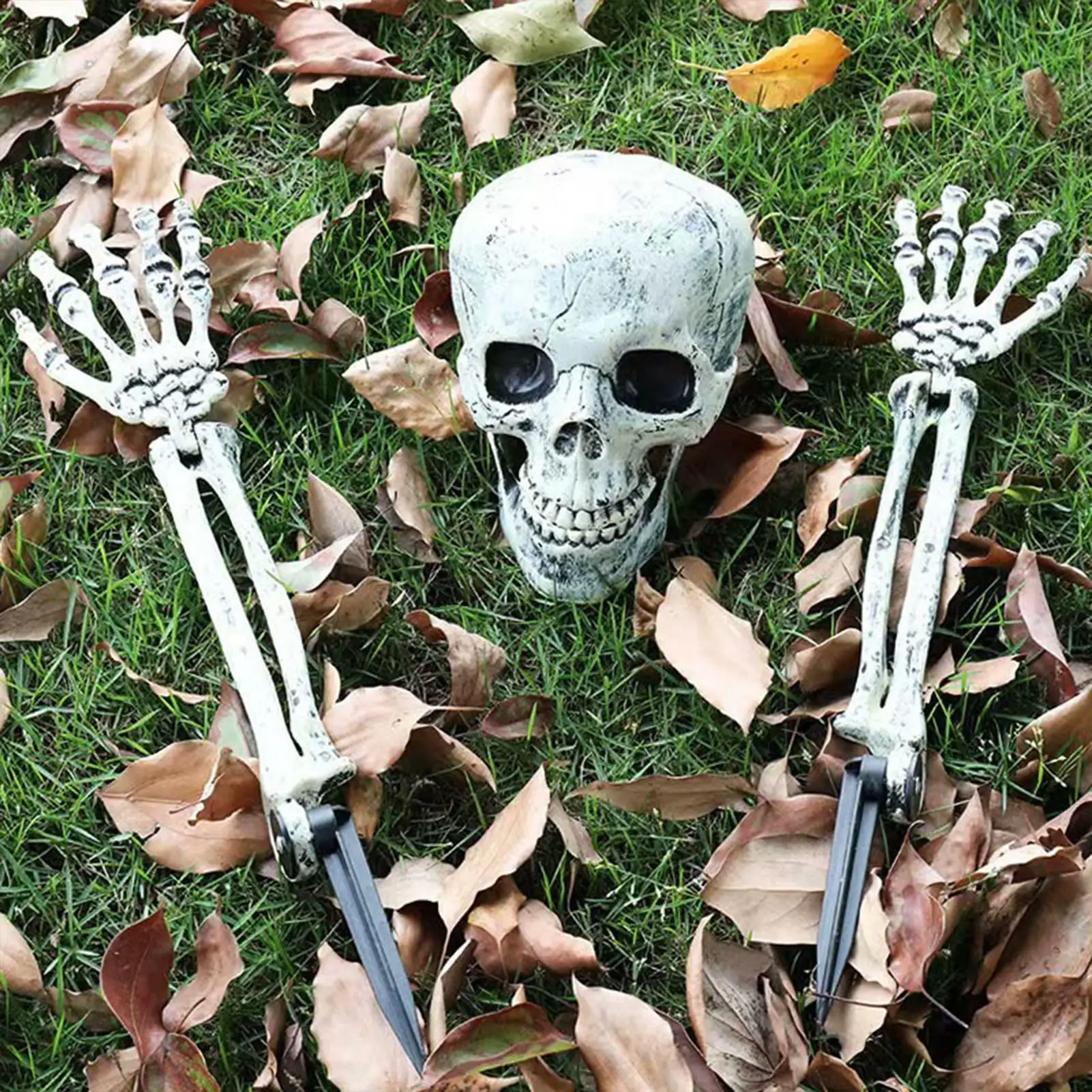 Skeleton Coming Out of Ground Halloween Yard Decor 3 Pieces Realistic Skull Lawn Graveyard Fence Ornament Haunted House Prop