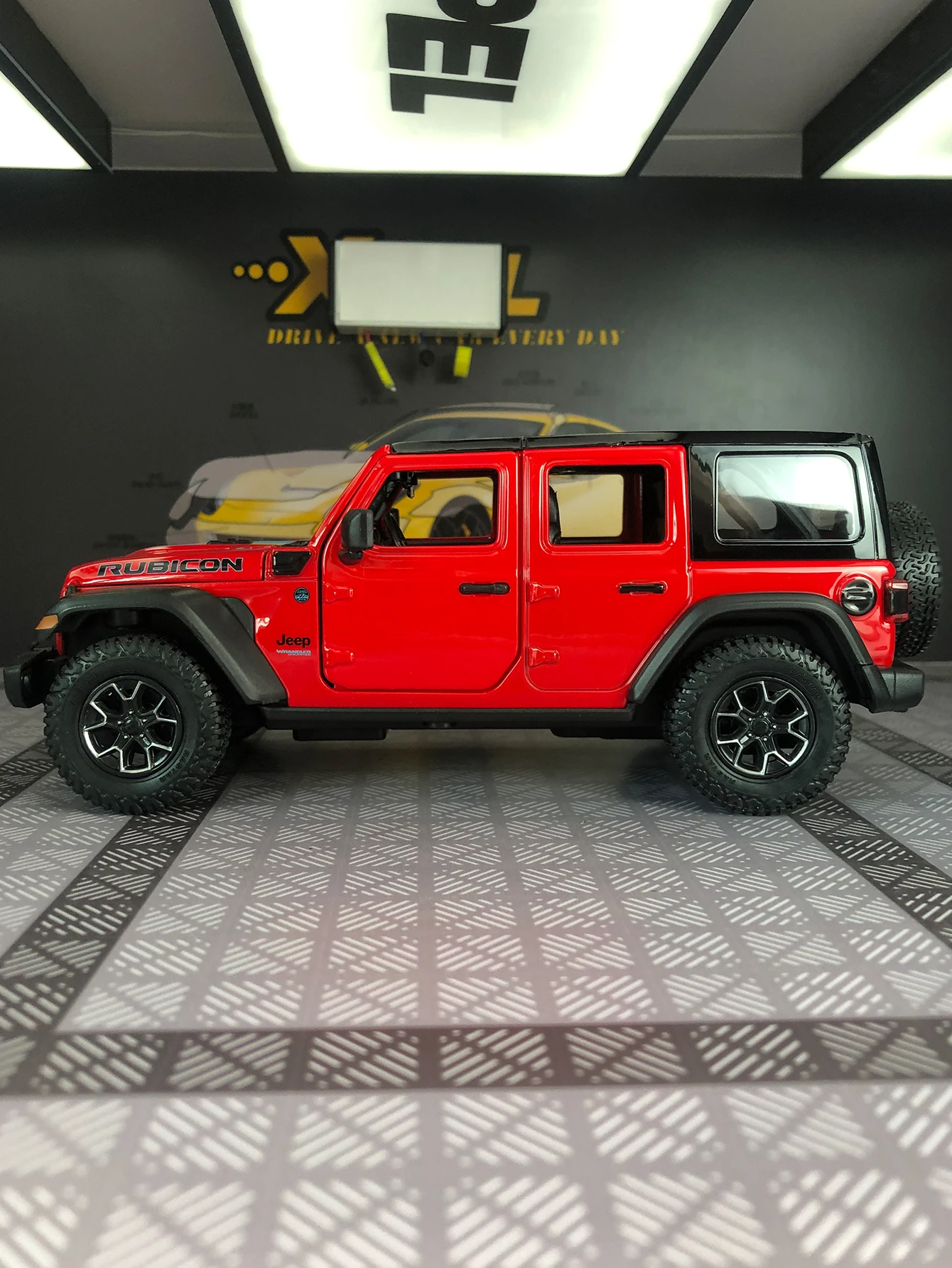 Rastar 1:24 simulação liga de zinco Wrangler Rubicon 4xe modelo de carro, ornamento estático, carro de presente colecionável de metal