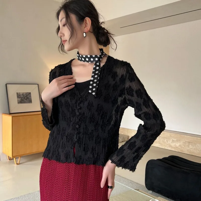 

Miyake 2026 Spring New Women's T-shirt Pleated French Casual Thin Long-sleeved Blouse Fashionable Elegant V-neck Cardigan Jacket