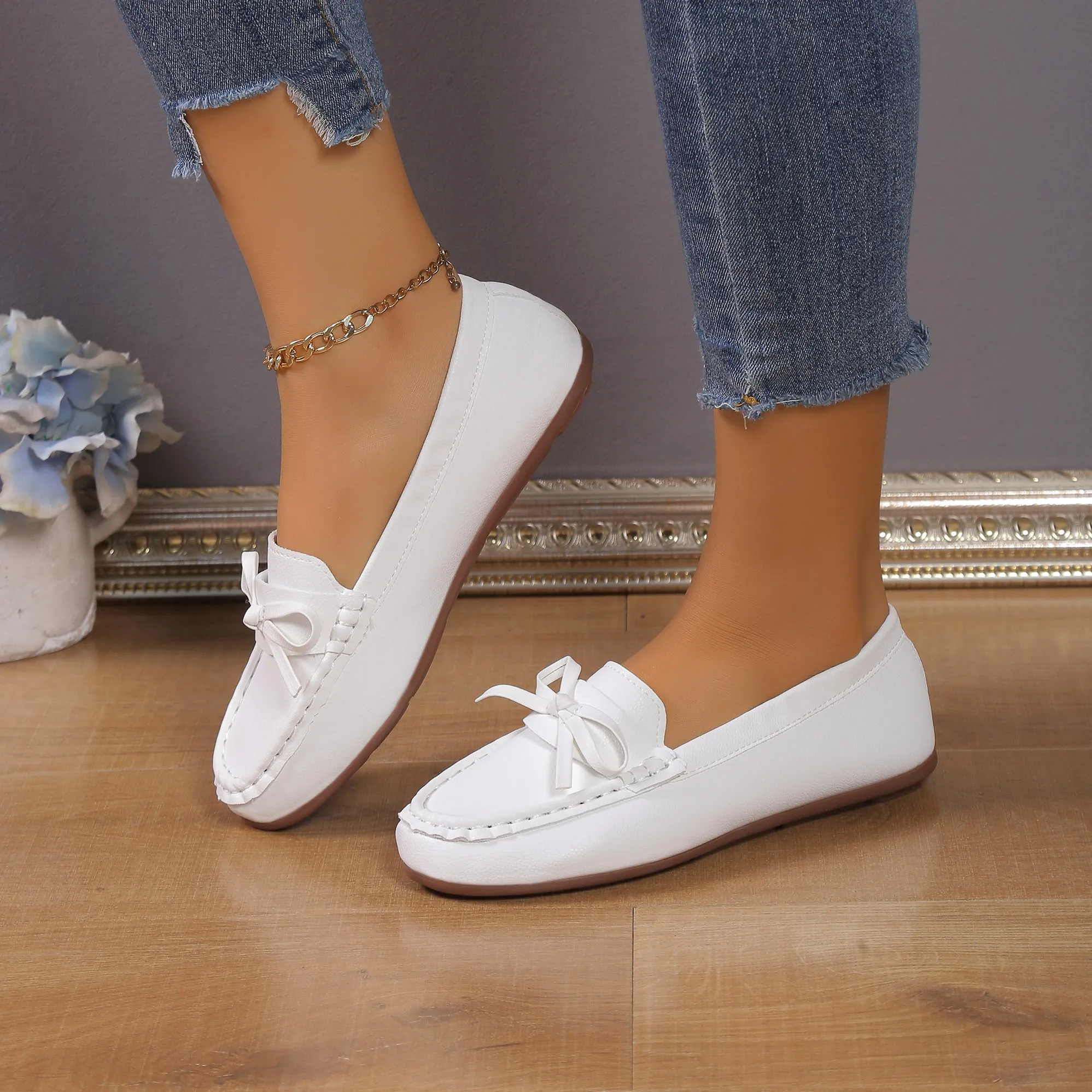 2024 New Spring And Autumn Women's Flat Shoes Round Toe Shallow Mouth Bow Versatile Casual Large 36-42 shoes for women