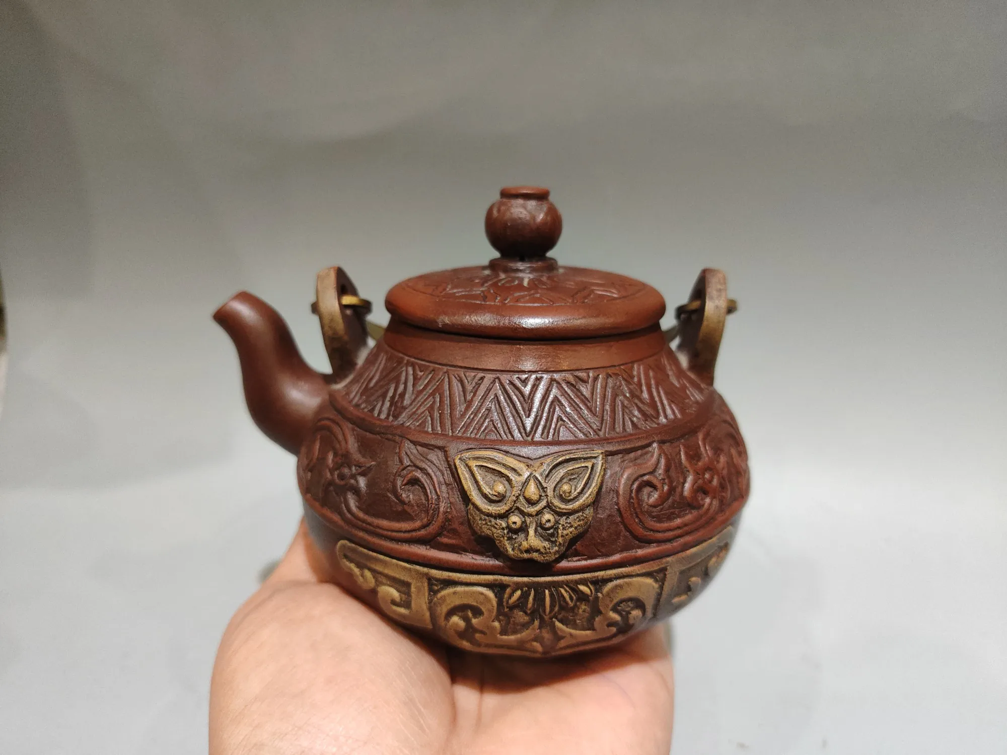 Yixing Purple Clay Pot Red mud Two tone handle pot High relief sculpture Beast Head Pot Kettle Teapot Flagon