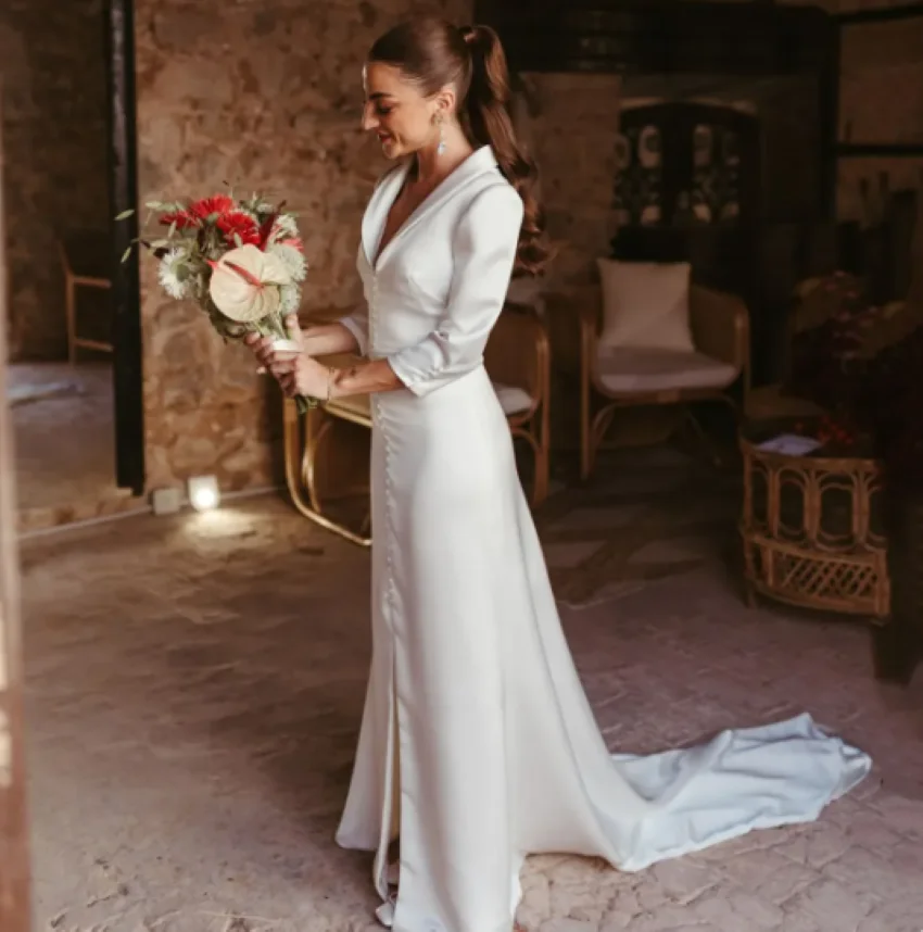 Robe de mariée à col en V profond, robe de mariée à manches deux tiers, bouton à revers, robe fendue sexy, ligne A simple et élégante, longueur au sol