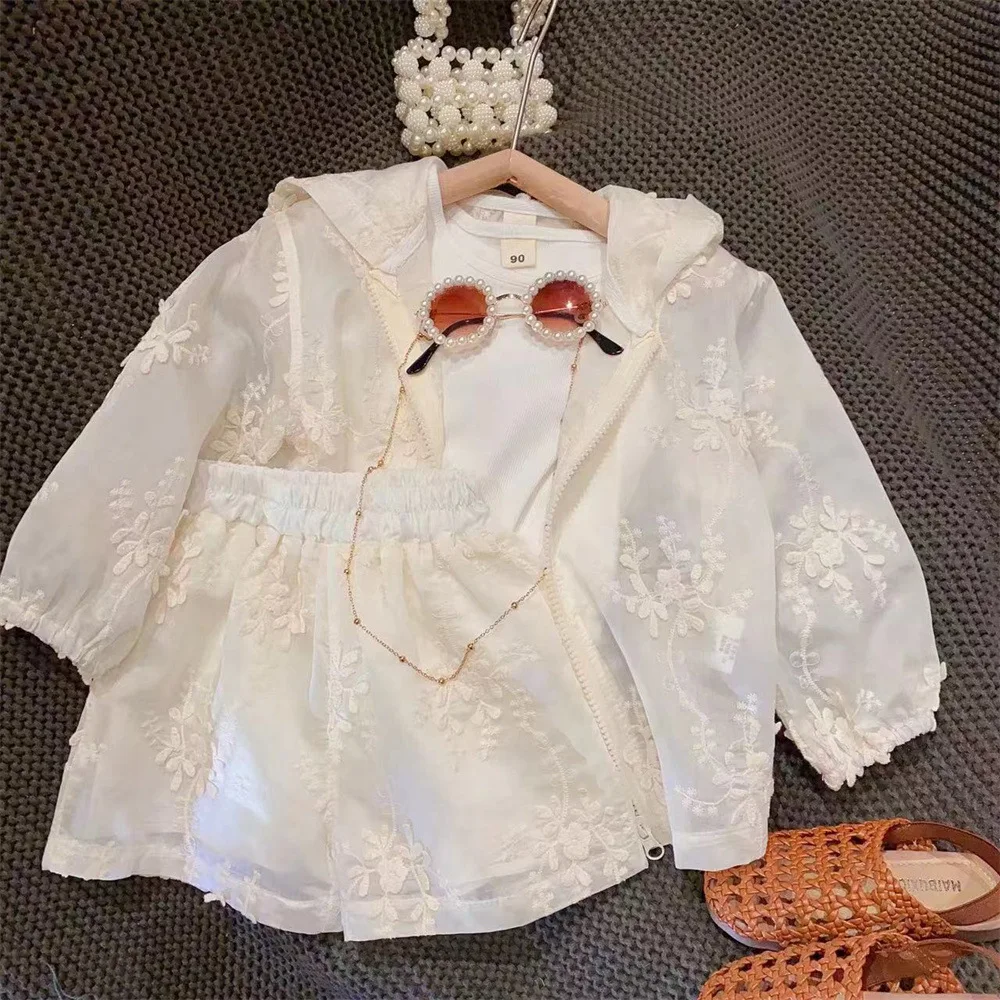 Childrens Sets New Girls Lace Embroidery Hooded Sunscreen Coat Shorts Vest Three Pieces Summer Simple Fashion 2024