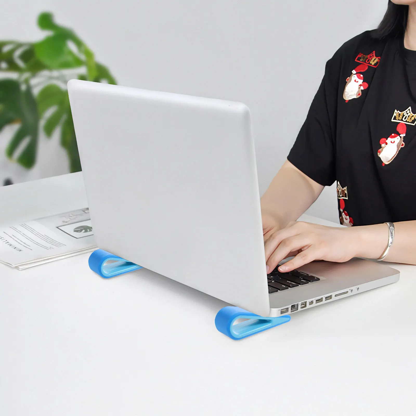 

4Pcs Laptop Cooling Stand Notebook Holder Height Adjustable Computer Riser Desk Mount Cooling Pad Keyboard Typing Support