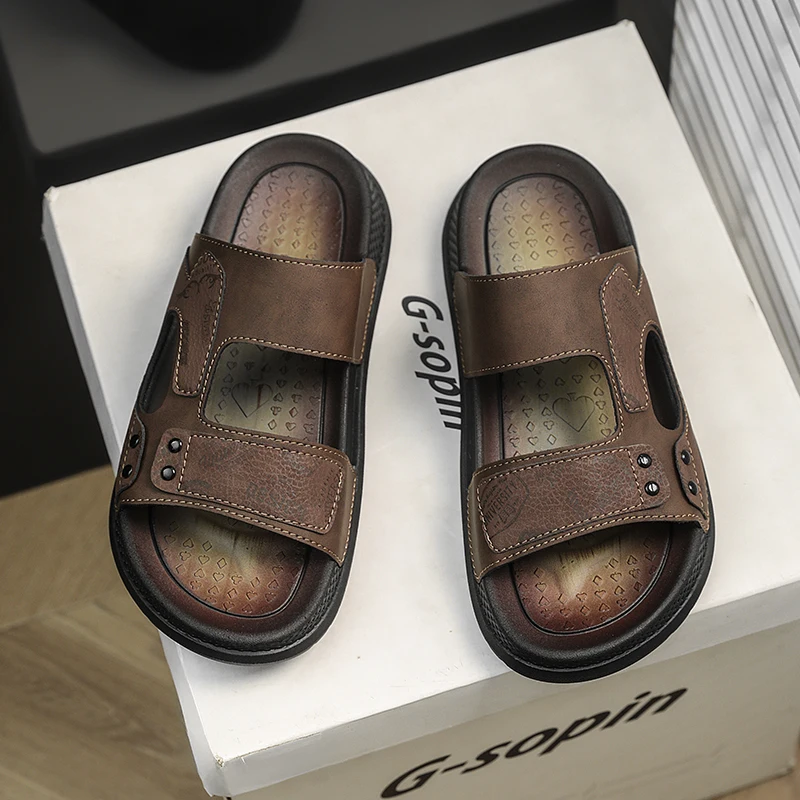 

Oversized men's sandals classic leather slippers 2026 summer new soft soled brown slippers lightweight outdoor men's slippers 47