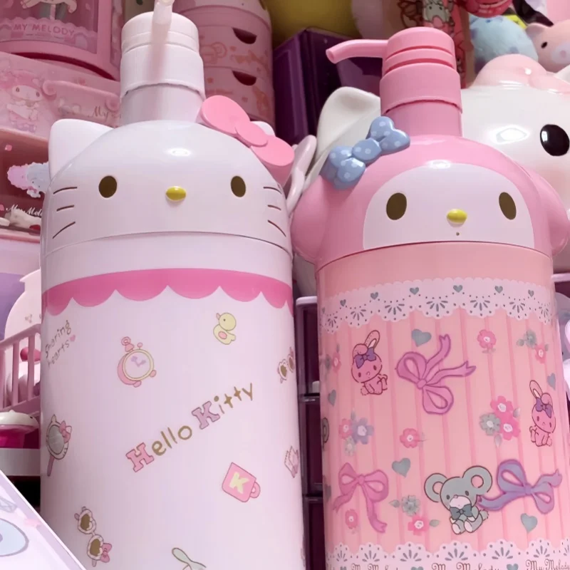 

Hot Anime Melody Sanrio Soap Bottle Dispenser Kawaii Hello Kitty High-Capacity Liquid Distribution Bottle Bathroom Supplies 1000