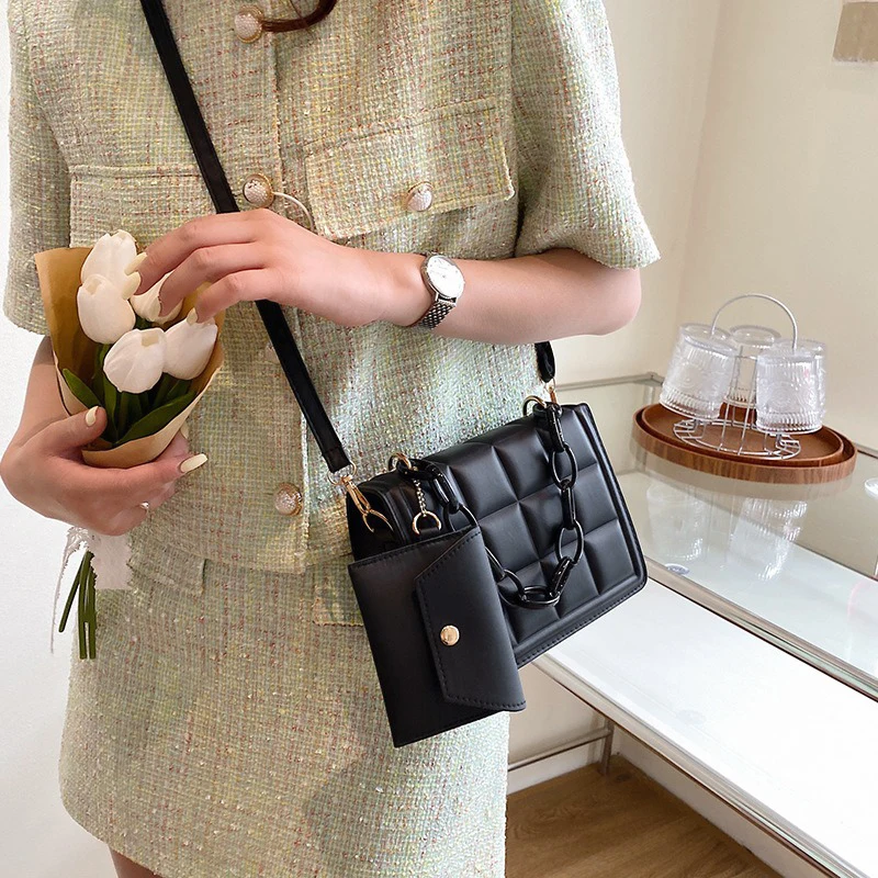 Casual and Simple Handbag, Fashionable ModeL Solid Color Single-shoulder Bag Trendy Foreign Style, Thick Chain Small Square Bag