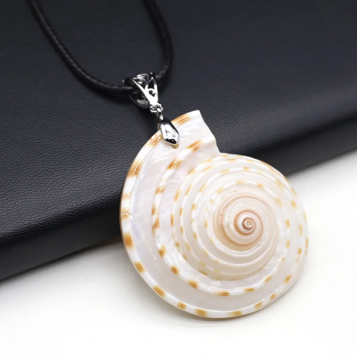 1PCS Vintage Exquisite Snail Pendant Natural Shell Conch DIY Jewelry Leather Rope Necklace Accessories Gift Wholesale