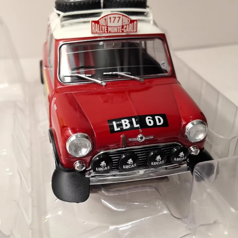 

IXO Масштаб 1/18 МИНИ # 177 Имитационная модель автомобиля из сплава, статическая коллекция, украшенные праздничными подарками, игрушки, сувенирный подарок