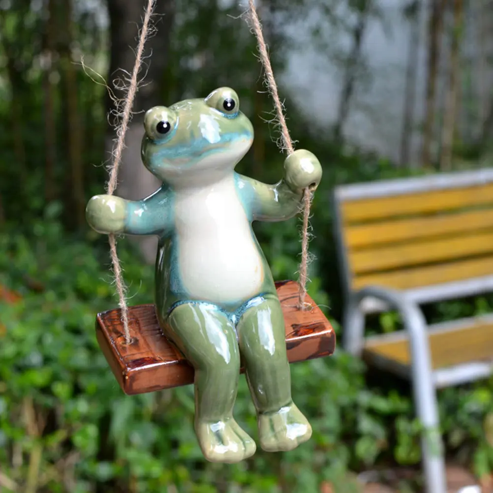 

Gift for Friends and Family Home Patio Decor Hanging Swinging Frogs Statue Lawn Garden Ornament