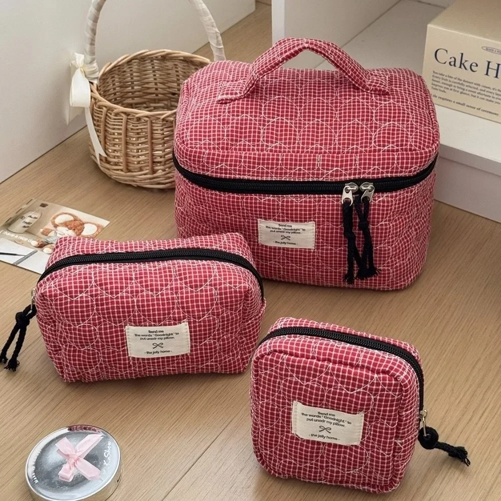 

Портативная стеганая косметичка в форме сердца в корейском стиле, большая вместительная клетчатая косметичка на молнии, косметичка на открытом воздухе