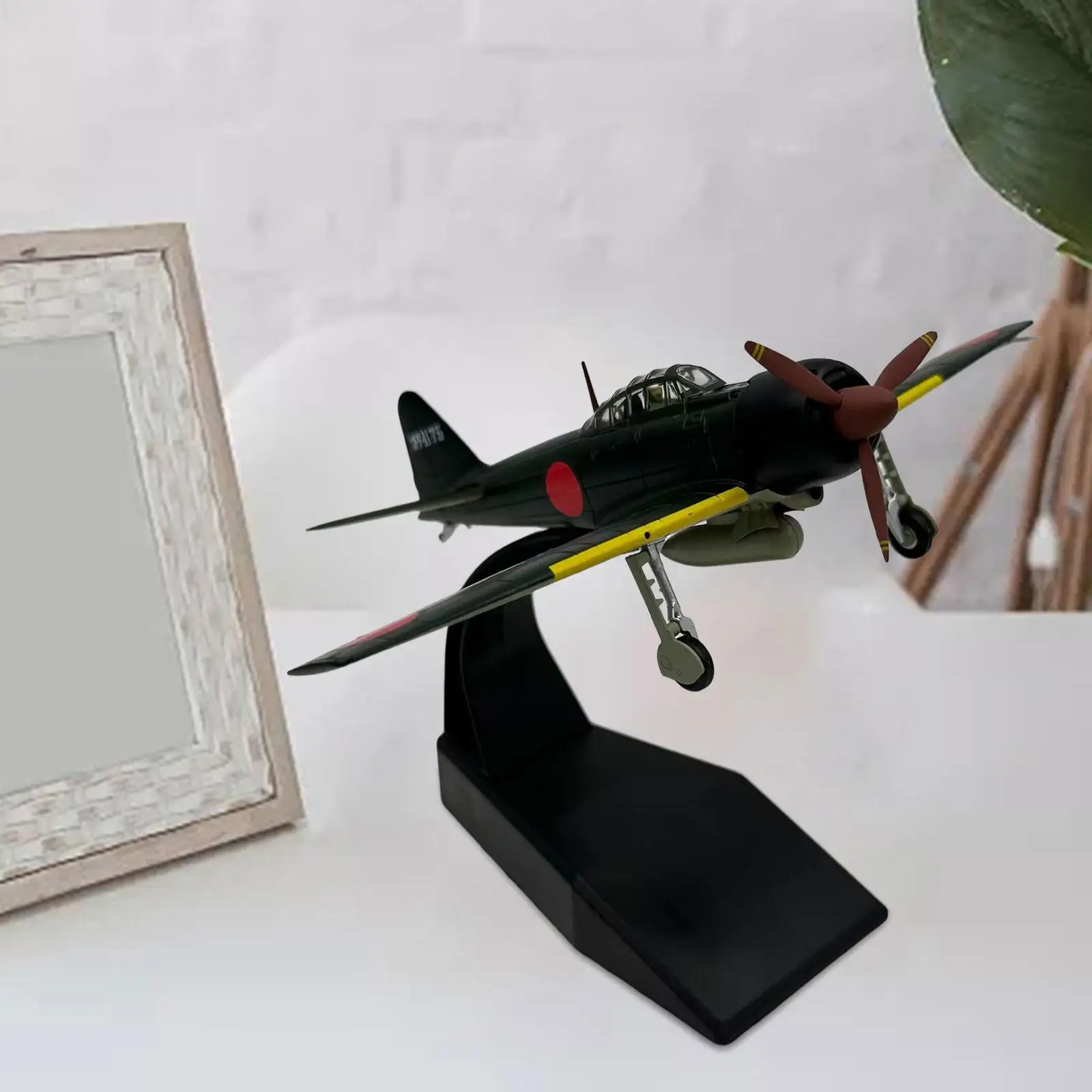 1/72 Simulation Diecast Planes Airplane Miniature Model Aircraft Plane Model for Table Bedroom Home Desktop Living Room